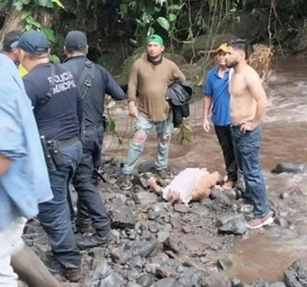 ¡CAMPESINO Y SU CABALLO MUEREN ARRASTRADOS EN UN ARROYO!