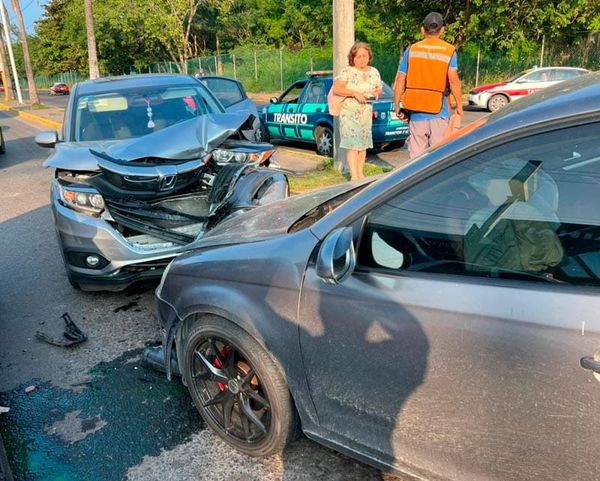 ¡CHOCARON DE FRENTE EN MIGUEL ALEMÁN!
