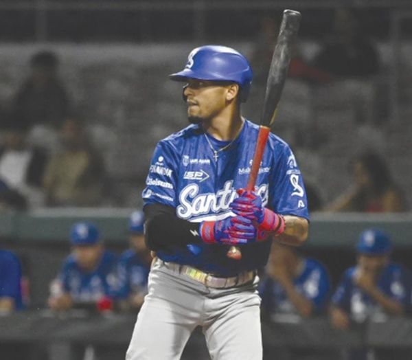 ¡UNA HISTORIA LLAMADA BÉISBOL! | EL “MERCURIO” JEREMY AROCHO LLEGA AL GLORIOSO - La velocidad vuelve a sonar fuerte en el puerto con la llegada de Jeremy Arocho, ese infielder de 27 años que trae sangre boricua...