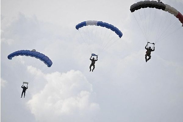 ¡VENEZUELA RECLUTA A 5 MIL 600 SOLDADOS! - EN MEDIO DE “AMENAZAS” DE EU