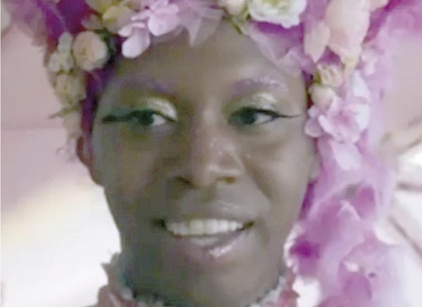 ¡ACTOR DE “EMILY IN PARIS” ARRESTADO EN JAPÓN POR PRESUNTO TRÁFICO DE DROGAS!