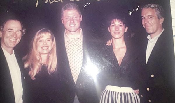 ¡REVELAN MÁS FOTOS DE EPSTEIN… ¡CON TRUMP, CLINTON Y OTROS VIP!