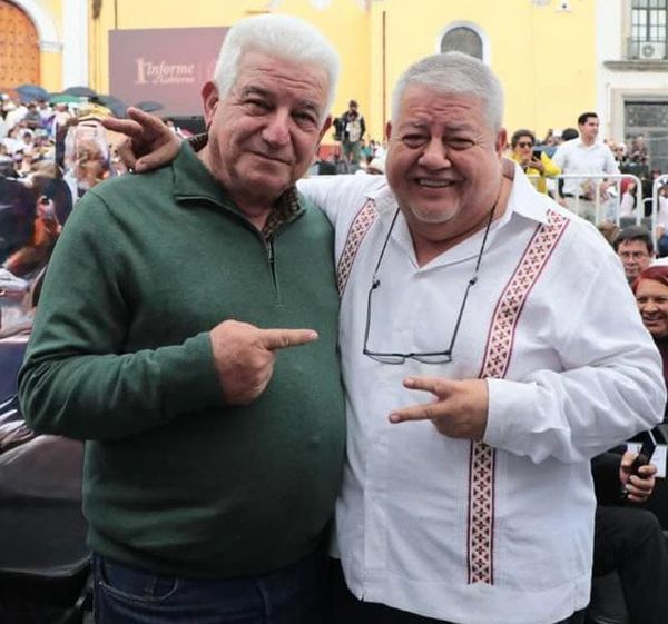 ¡AMLO LE MANDA A “PEPÍN” CON NAHLE! - *Lo toman como un asistente más y Huerta le hace fanfarrias