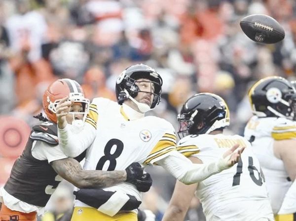 ¡DESPERDICIAN LOS STEELERS OPORTUNIDAD DE AMARRAR PLAYOFFS!