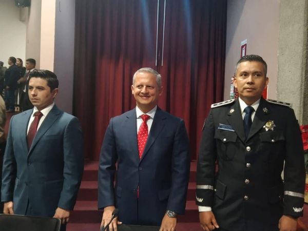 ¡ASALTANTES CON UNIFORMES DE TELMEX ROBARON EN UNA CASA EN JAMAPA!