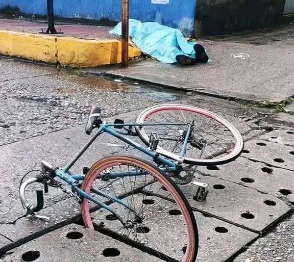 ¡ABUELITO VOLÓ DE LA BICI Y PERDIÓ LA VIDA!
