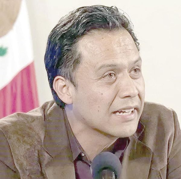 ¡MARX ARRIAGA ACUSA INTENTO DE PRIVATIZAR LA EDUCACIÓN DENTRO DE LA SEP!