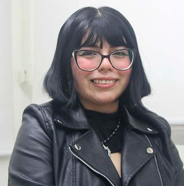 ¡LA PREMIAN EN LA UV! - A SÚPER ESTUDIANTE