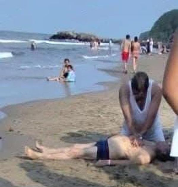 ¡TURISTA DE TLAXCALA MURIÓ AHOGADO EN LA BARRA DE SONTECOMAPAN!