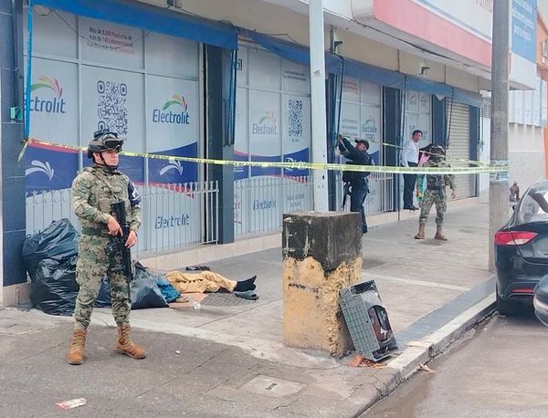 ¡LO ENCUENTRAN SIN VIDA FRENTE A LA TERMINAL DEL AU!