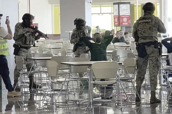 ¡SIMULAN ATAQUE ARMADO CON TOMA DE REHENES EN AEROPUERTO DE TOLUCA!
