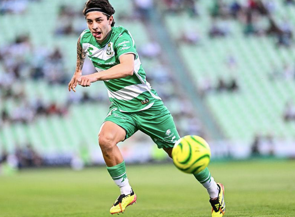 ¡FICHA PUMAS A JORDAN CARRILLO!