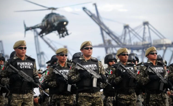 ¡LOCALIZAN DOS CHAMARRAS DE LA EX FUERZA CIVIL EN UN PREDIO DE PLAYA DE VACAS!