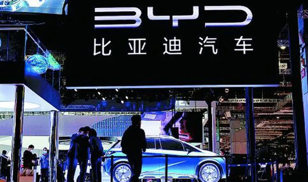 ¡LA EMPRESA CHINA BYD SE ENCAMINA A SUPERAR A TESLA EN VENTAS DE VEHÍCULOS ELÉCTRICOS EN 2025!