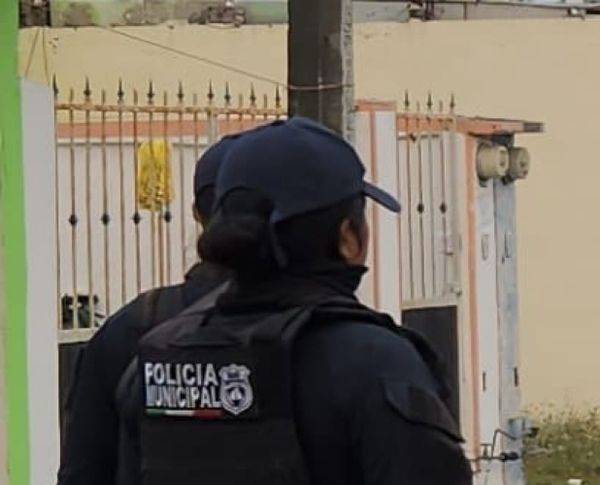 ¡PAREJA DE “MOTO-RATONES” ATRACAN A AUTOMOVILISTAS EN PLAYA LINDA!