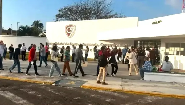 ¡NAHLE LLEGA AL C5i; PERSISTEN LARGAS FILAS PARA LICENCIAS!