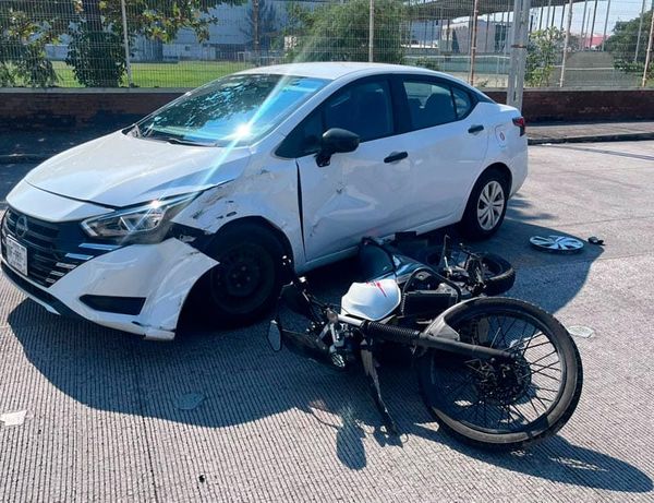 ¡JOVEN MOTO-REPARTIDOR LESIONADO EN “TORTAZO”!