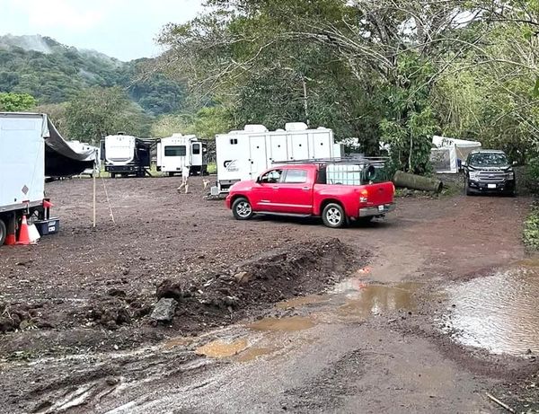 ¡SALMA YA FILMA! - EN CATEMACO