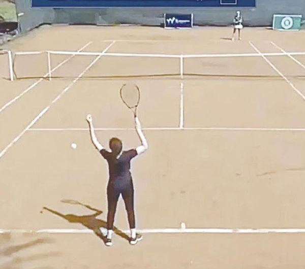 ¡LA INVITADA QUE NO SABÍA JUGAR TENIS E HIZO UN RIDÍCULO!