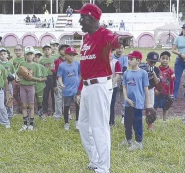 ¡CLÍNICA DE BÉISBOL GRATUITA EN ACTOPAN!