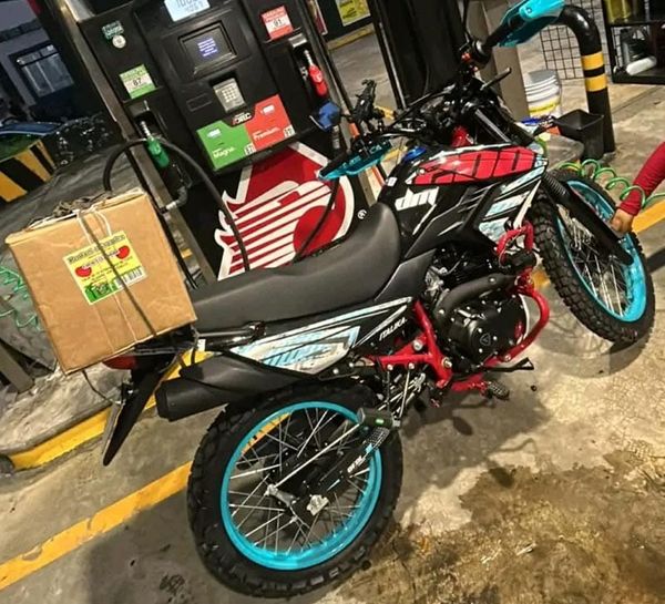 ¡ROBAN MOTO EN PLAZA EL DORADO!