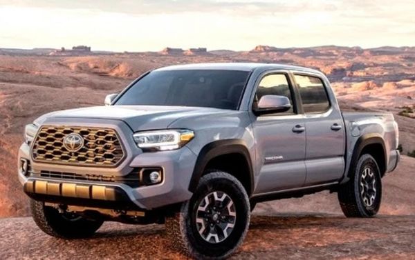 ¡VENDEN COMO CHATARRA UN TOYOTA!