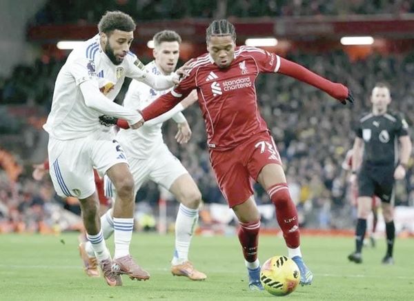 ¡LIVERPOOL INICIA MAL!