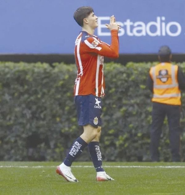 ¡CHIVAS ILUSIONA DE INICIO, LE PEGA 2-0 AL PACHUCA!