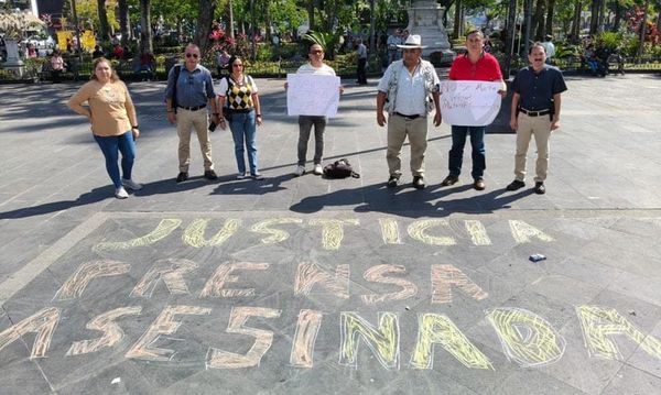 ¡PROTESTAN PERIODISTAS DE CÓRDOBA POR ASESINATO DE CARLOS CASTRO!