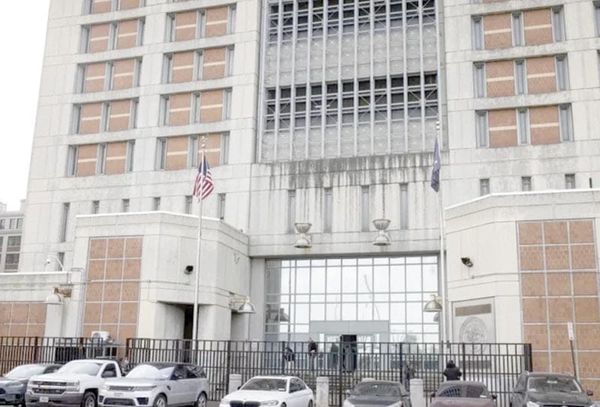 ¡NICOLÁS MADURO SE ENCUENTRA DETENIDO EN UNA CÁRCEL CONFLICTIVA DE BROOKLYN!