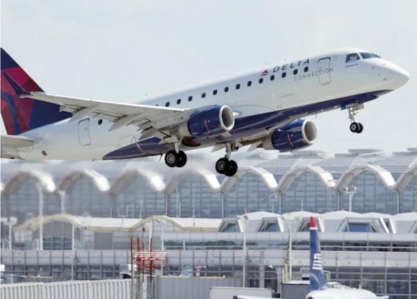 ¡ADMINISTRACIÓN DE AVIACIÓN PIDE A AEROLÍNEAS DE LOS EU PRECAUCIÓN AL VOLAR SOBRE MÉXICO!