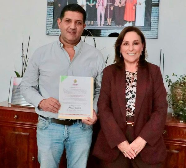 ¡NAHLE JALA A EX ALCALDE! - *Nombra a Guilebaldo Flores López, como director del Instituto de Espacios Educativos