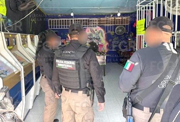 ¡DESMANTELAN MINI-CASINOS! - *Decomisan 29 tragamonedas