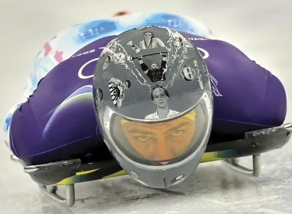 ¡IMPIDE COI A UCRANIANO USAR CASCO EN HONOR A ATLETAS CAÍDOS!