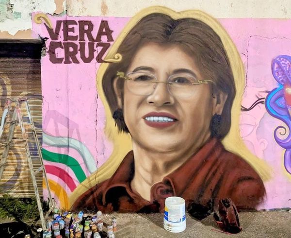 ¡ROSA MARÍA RECHAZA CULTO A LA PERSONALIDAD!