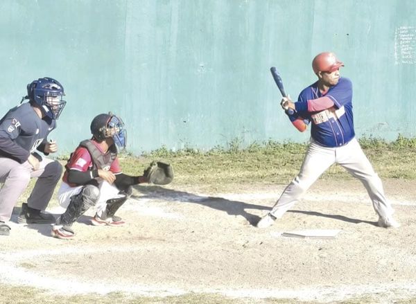 ¡EL PÁJARO QUITA LO INVICTO A MEDIAS BLANCAS, 19-7!