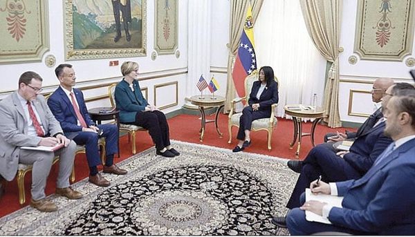 ¡DELCY RODRÍGUEZ RECIBE A ENCARGADA DE NEGOCIOS DE EU!