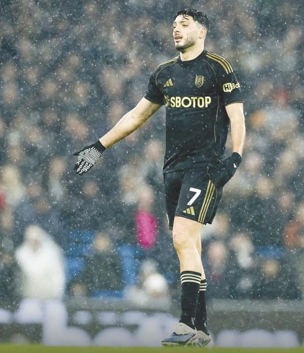 ¡GOLEA MANCHESTER CITY AL FULHAM DE RAÚL JIMÉNEZ!
