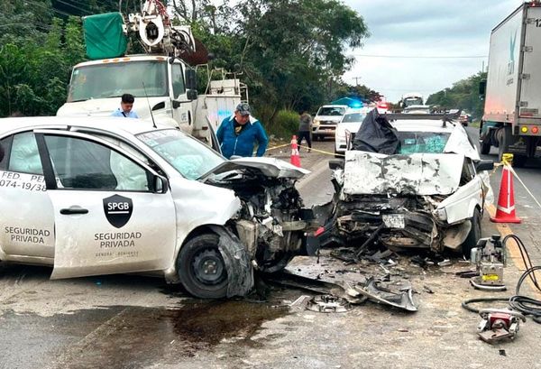 ¡UN MUERTO Y DOS HERIDOS EN BRUTAL CHOQUE!