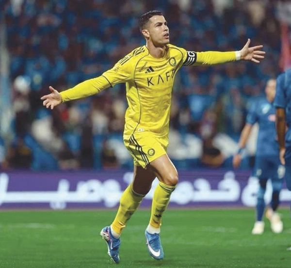 ¡CRISTIANO ANOTA SU GOL 962!