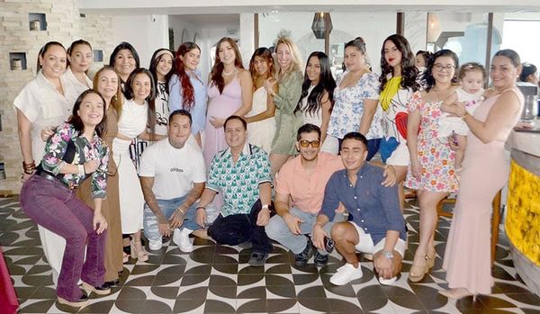 BABY SHOWER EN HONOR A MARIANA MUNDO