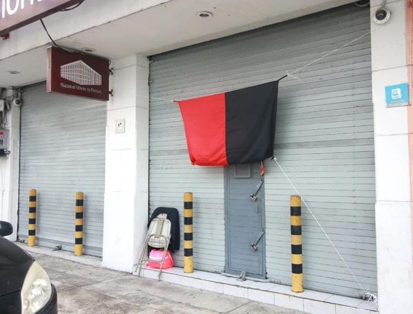 ¡NO PARAN DE LUCHAR! - *Trabajadores del Monte de Piedad