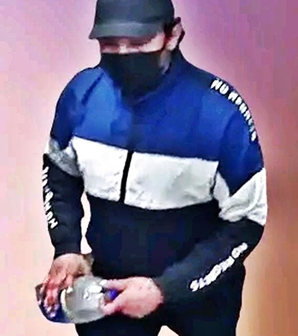¡BUSCAN AL ASALTANTE DE DOÑITAS Y TIENDAS EN RÍO MEDIO!