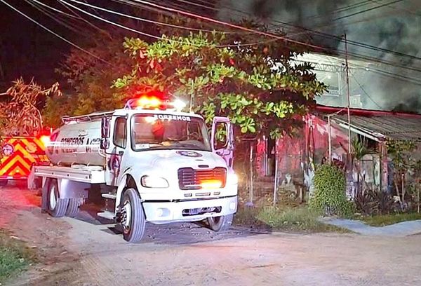 ¡FAMILIA PIERDE TODO SE INCENDIÓ SU VIVIENDA!
