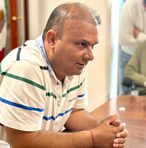 ¡LO MANDAN A LA COLA! - *Al alcalde de Las Choapas