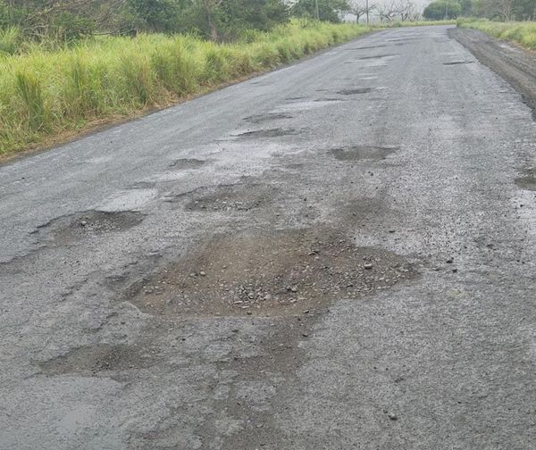 ¡CARRETERAS CON BACHES!