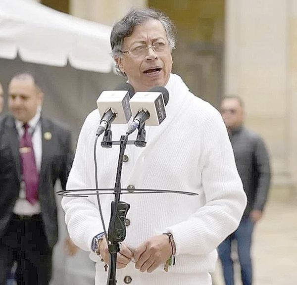 ¡ACUSA PETRO 27 MUERTOS POR BOMBARDEO EN FRONTERA CON ECUADOR!