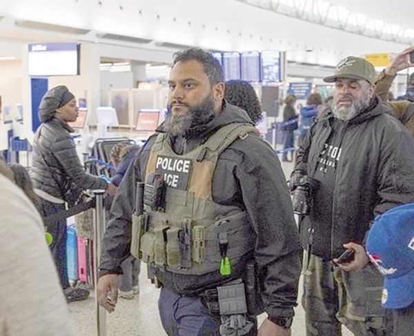 ¡AGENTES DE ICE AHORA VIGILARÁN AEROPUERTOS!