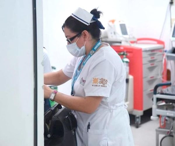 ¡NI MEDICAMENTOS NI UNIFORMES! - *En hospital de Boca del Río
