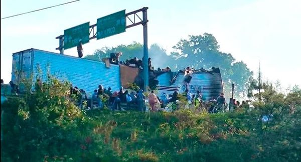 ¡RAPIÑA DE CARNE POR TRÁILER INCENDIADO EN EL FRESNO!